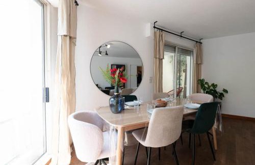 Gares Apartment | L'élégant - Terrasse et climatisation