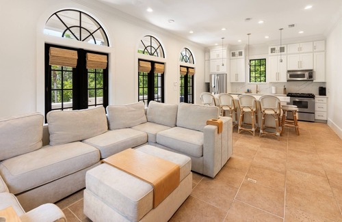 Sunnyside House | L' Abode Ami, Carillon Beach, The ultimate in Privacy! Must See! 3br Home
