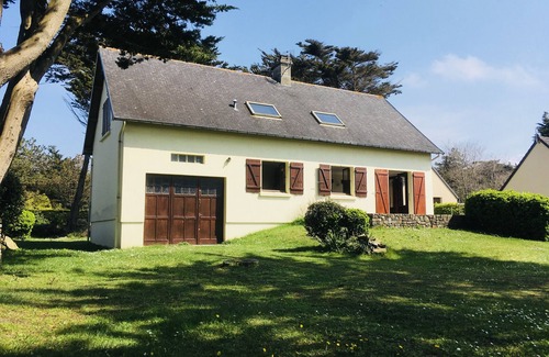 Denneville House | L'Albatros a Large and Beautiful Gîte by the Sea Welcoming Family and Animals