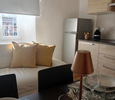 Sanremo Centre Apartment | L' Amanzia - Comfort e vista Ariston