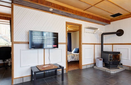 Sainte-Cecile-de-Whitton Ski Chalet | L'Amphora ♥ Lake Access + SPA ✸ Kayak & Sups ✦ Fire Pit