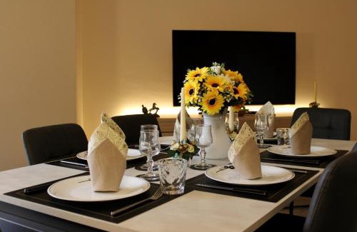 Nocera Scalo Apartment | L' Antico Scoglio - Appartamenti comfort in centro a Nocera Terinese - 4,7 e 11 Ospiti - Piscina - Spiaggia a 300mt - Giardino e Zona pranzo all'aperto - WiFi & SmartTV - Aria Condizionata