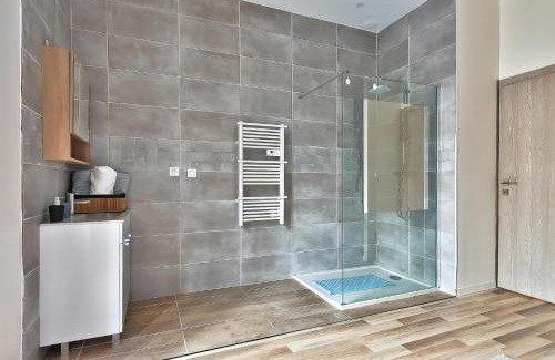 Grand Clement Apartment | L'Appart Chic - Terrasse - Proche Lyon & tram
