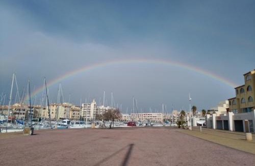 Leucate Apartment | L'appart suspendu sur le port