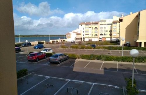 Leucate Apartment | L'appart suspendu sur le port