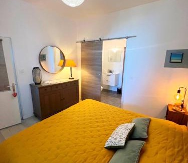 Chateauneuf-de-Gadagne Apartment | L'appartement de l'Arche