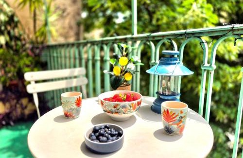 Nimes City Centre Apartment | L'artiste-balcon-clim