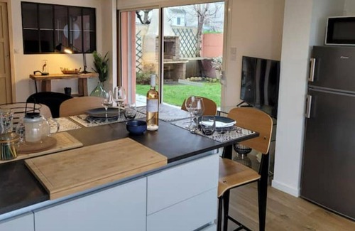 Donville-les-Bains Apartment | L'atelier, Appart Avec Jardin à 100 m de la mer