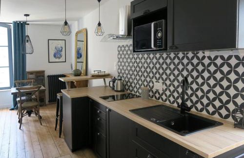 Dinan Apartment | L'atelier d'artiste charmant T2 centre historique