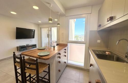 Six-Fours-les-Plages Apartment | L'Atena - Magnifique vue Mer- Clim - Smart TV