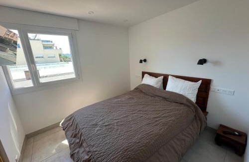 Six-Fours-les-Plages Apartment | L'Atena - Magnifique vue Mer- Clim - Smart TV