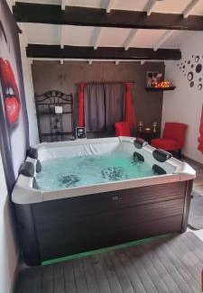 Villecroze Apartment | L auberge romantique