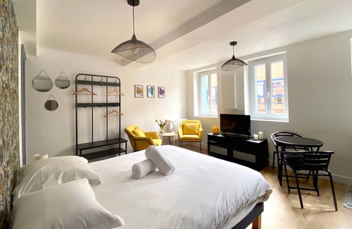 Saint - Aubin - Dupuy Apartment | L'Aurore Occitane - Studio entièrement rénové