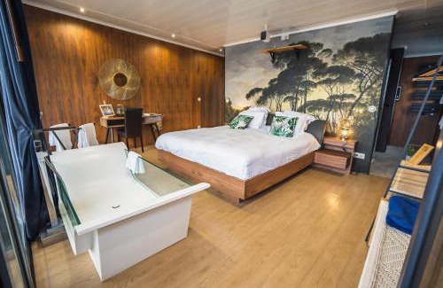 Sandrancourt Boat Rental | L'Escale Royale Saint-Martin-la-Garenne Port Ilon - Seine - Giverny