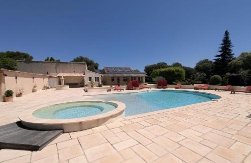 Carpentras Villa | L'Escargolette - Incroyable maison de vacances 4 étoiles