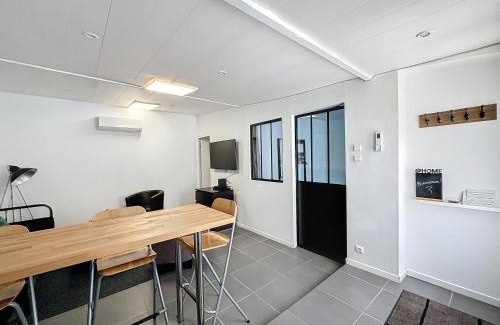 Communay House | L esperance 1