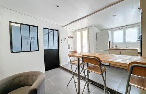 Communay House | L esperance 1