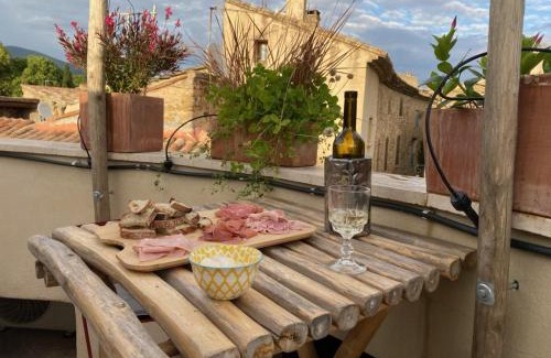 Lourmarin House | L'Exquishette de Lourmarin, un nid sur les toits.