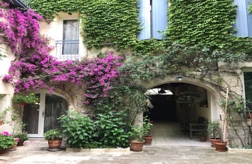 Beaucaire Apartment | L'Isle Cottage