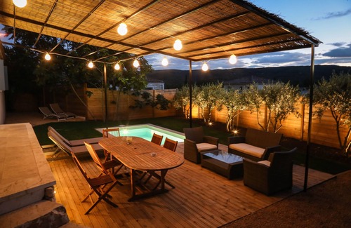 Saint-Andre-de-Roquepertuis House | L'Olivette - 110m2 + Private Pool 2 to 6 people Air-conditioned