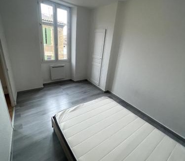 Bagnols-sur-Ceze Apartment | l'oasis bagnolet