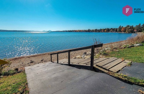 Magog Ski Chalet | ⭐ L'Oasis de Chalet Memphré 🌴 Southière Beach in Magog, Eastern Townships ⭐