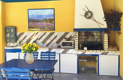 L'Isle-sur-la-Sorgue House | L'OLIVIER: Provencal house with all comforts. Swimming pool & air-conditioning, PK pets allowed.