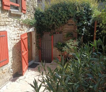 Chateauneuf-du-Rhone Bed & Breakfast | l'Oppidum