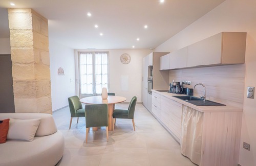 Pezenas House | L'orangerie, Gîte Écolodge Avec Piscine et Jacuzzi Privatif à Pézenas