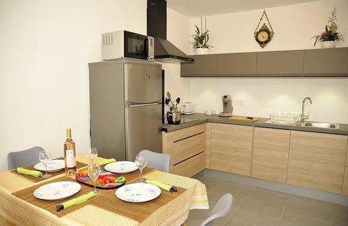 Plan-de-la-Tour Apartment | L'Oustalet charming apartment in the heart of the village