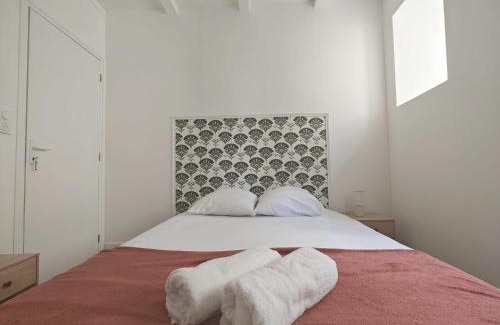 Brive-la-Gaillarde Apartment | L'Ovalie, central et chaleureux