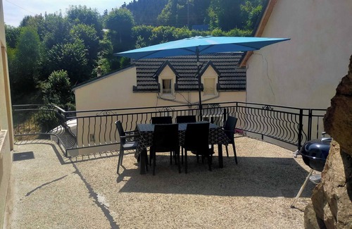 La Bourboule Apartment | L'R du Roc, Duplex 3*, 5 minutes walk from the center , quiet and friendly