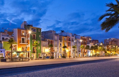 Villajoyosa Apartment | L&Z 6-person Penthouse by the sea and beach with beautiful views.