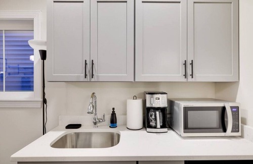 East Stroudsburg Apartment | L303 · The Lack - Queen Suite - B03