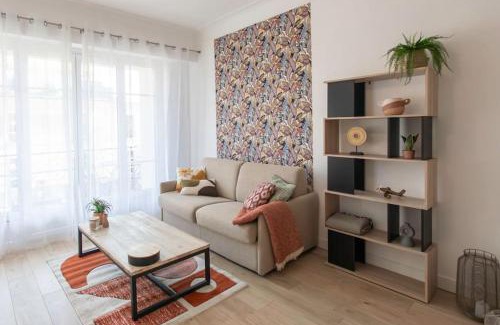 Jean-Medecin Apartment | L53 1BR Hotel des Postes, Place Massena Terrace & AC