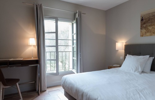 Vers-Pont-du-Gard Hotel | La Bégude Saint-Pierre