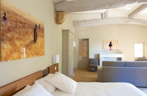 Vers-Pont-du-Gard Hotel | La Bégude Saint-Pierre