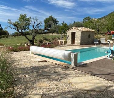 Plaisians House | LA BAPTISTINE FACE AU VENTOUX la Clue