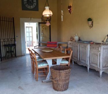 Eyragues Villa | La Bartavelle