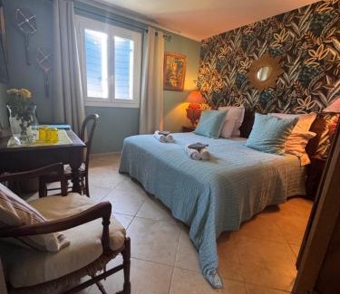 Plan-d'Orgon Bed & Breakfast | La Bastide des Romarins