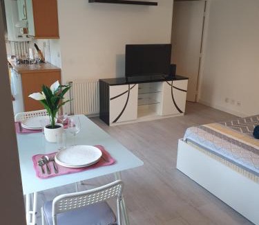 Bussy-Saint-Georges Apartment | La Belle vie à Bussy