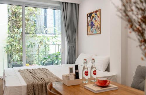 Thanh Nhan Apartment | La Belle Vue in Central-Rooftop Garden Pool-Elavator-Airport Pickup