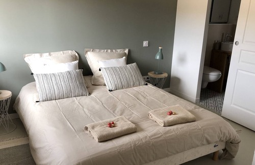 Arjuzanx House | La Bergerie, sleeps 8/10, nature, calm and comfort