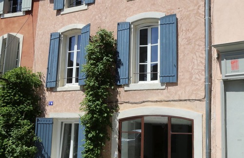 L'Isle-sur-la-Sorgue House | LA BIGNONE studio, charm and calm in the city center