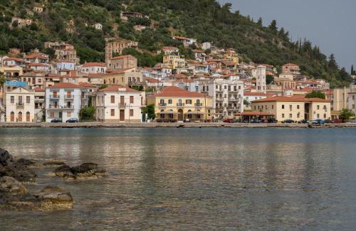 Gythio Hotel | La Boheme Hotel