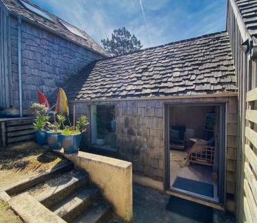 Plogoff Bed & Breakfast | La Bulle d'EMBRUNS d'HERBE