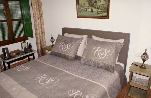 Murchas Bed & Breakfast | La Cañota King Room Adults Only, bedroom and ensuite bathroom, WIFI, swimming pool