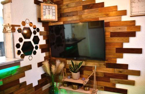 La Seyne-sur-Mer Apartment | La Cahute H24,Cosy,Port,Plage,Wifi,Netflix