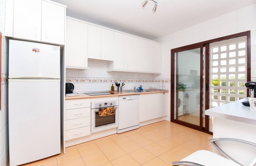Mijas Ski Chalet | La Cala townhouse, beach 400 m, roof terrace, BBQ