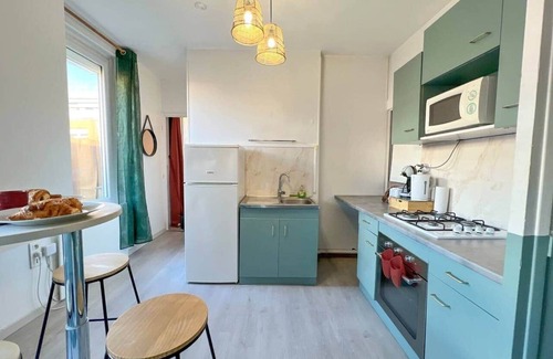 La Gare Apartment | La Canopée: 8min walk from the station